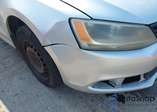 3VW1K7AJ5EM440974: 42880981