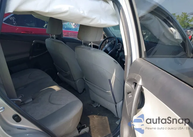 2T3ZF4DV8AW046837: 42880649