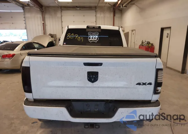 3C6UR5FL0JG160776: 42880704