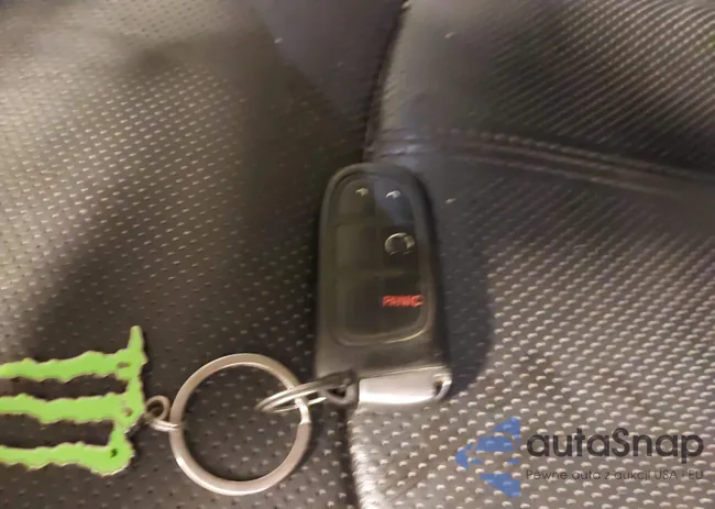 3C6UR5FL0JG160776: 42880704