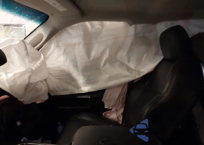 3C6UR5FL0JG160776: 42880704