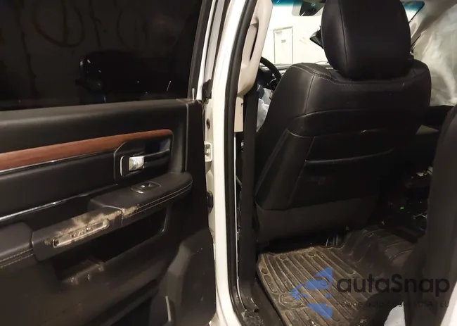 3C6UR5FL0JG160776: 42880704