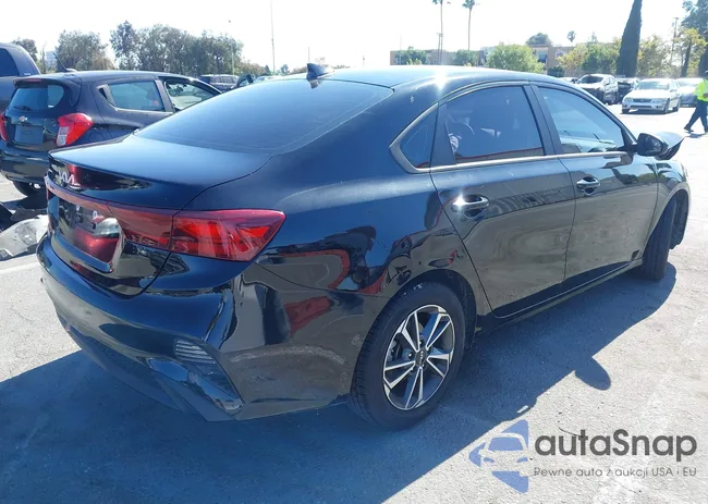 3KPF24AD9PE555110: 42882011