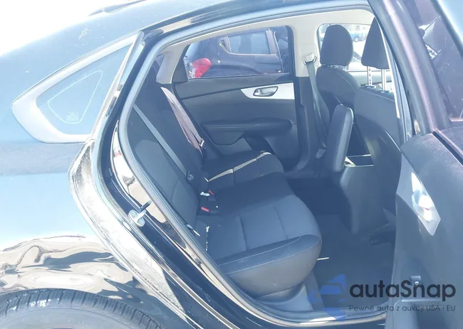 3KPF24AD9PE555110: 42882011