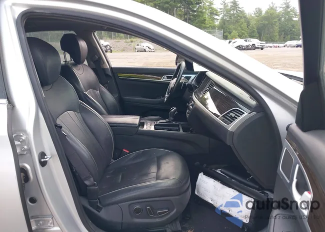 KMHGN4JEXFU024174: 42882189