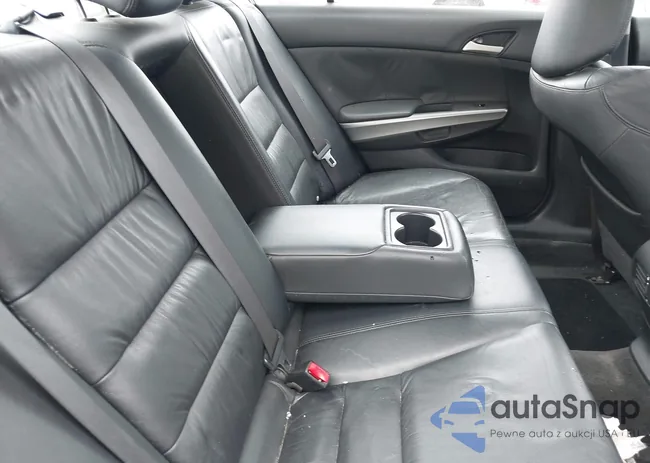 1HGCP2F88AA044553: 42881477