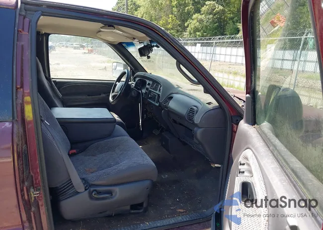 3B7HC13Y01G759021: 42882455