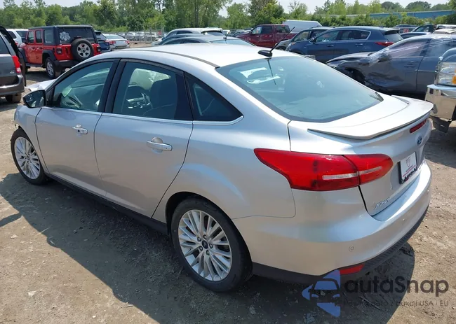 1FADP3J26JL288269: 42882620