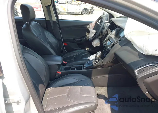 1FADP3J26JL288269: 42882620