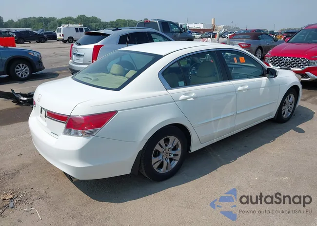 1HGCP2F67CA157024: 42884485