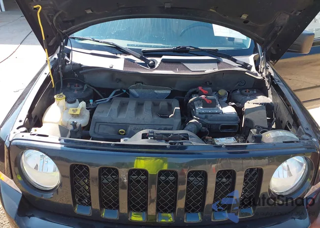 1C4NJRFB1CD638447: 42885904