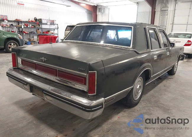 1LNBP96F1EY710923: 42885416