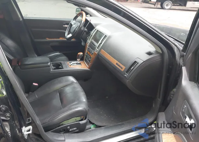 1G6DW6ED6B0143779: 42885449