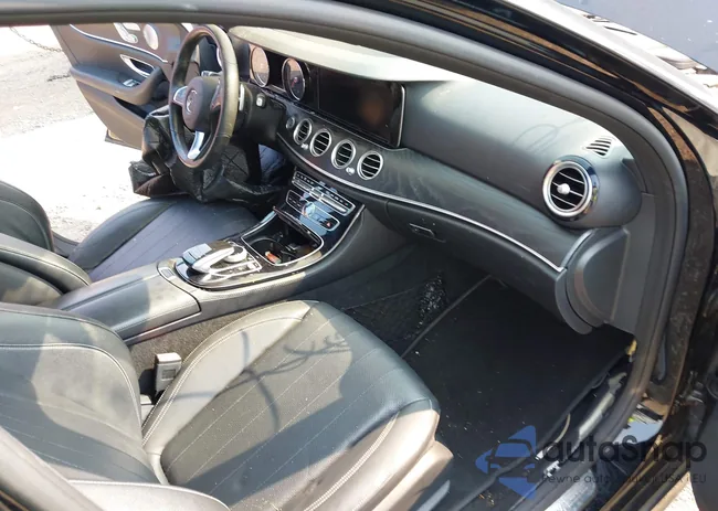 WDDZF4KB1HA097037: 42886832