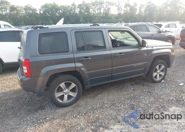 1C4NJRFB4GD558162: 42887232