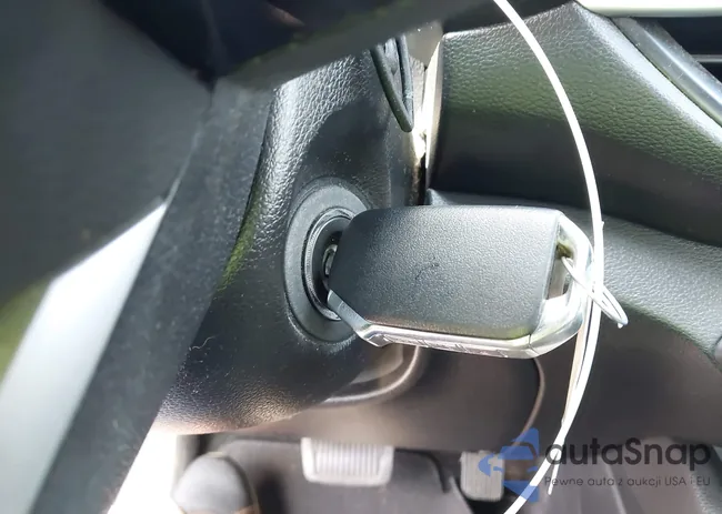 3KPF24AD1LE261338: 42886582