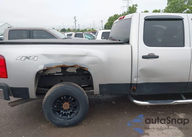 1GCHK23K28F180791: 42888300