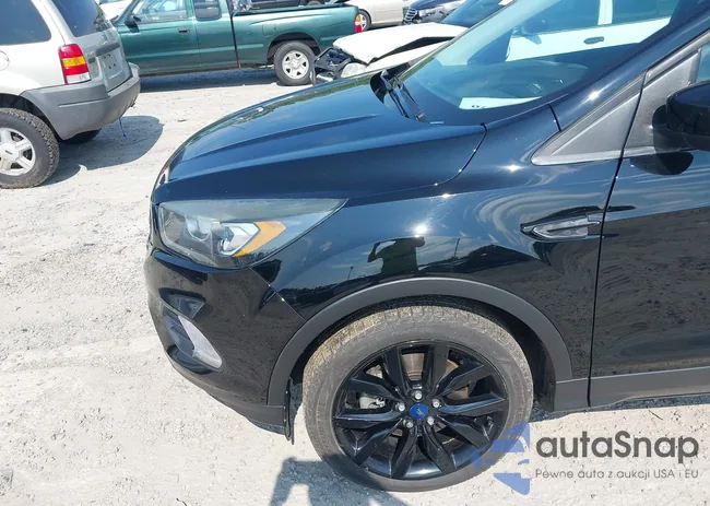 1FMCU9GDXHUB27014: 42887470