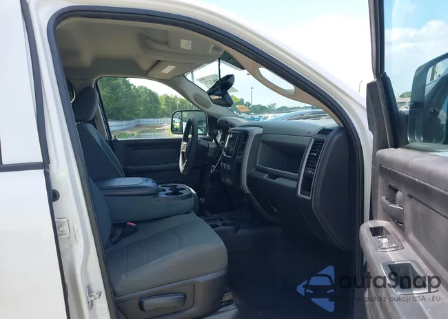 3C6UR5CL3HG529418: 42887618