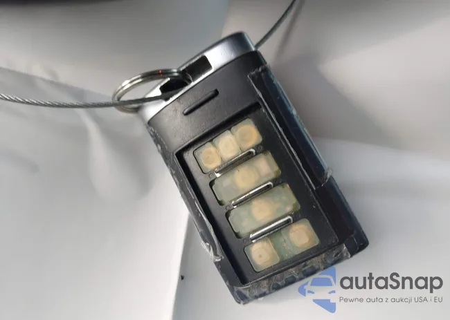 1G6DJ577X90135100: 42888822