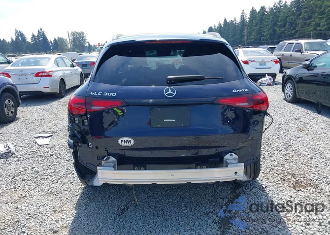 W1NKM4HB8PF057976: 42888359