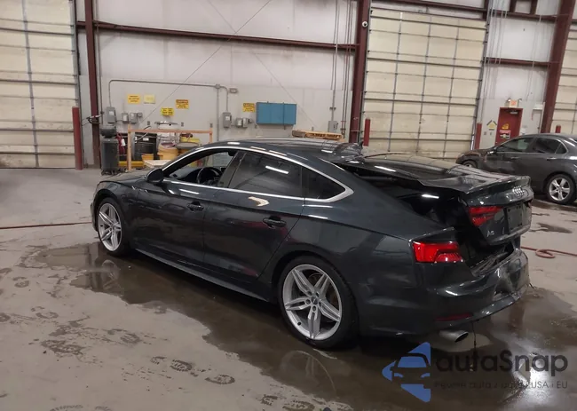 WAUFNCF50JA010570: 42888365