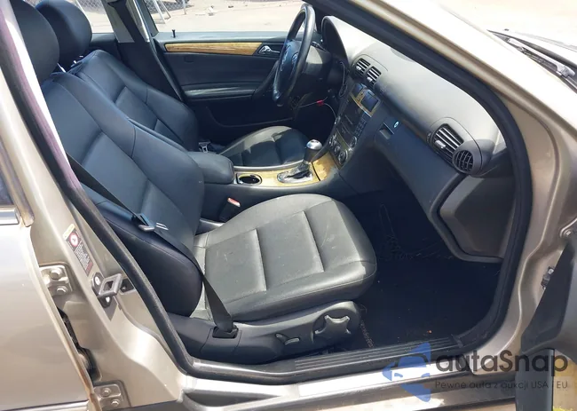 WDBRF52H87A928129: 42888703