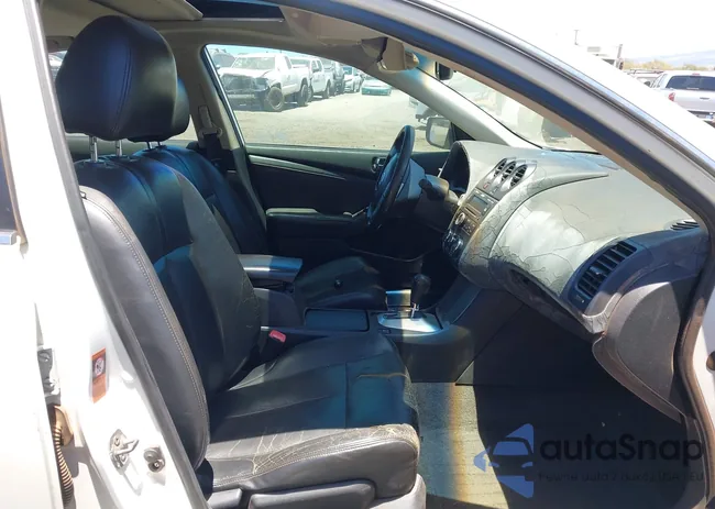 1N4AL21E98N490623: 42889812