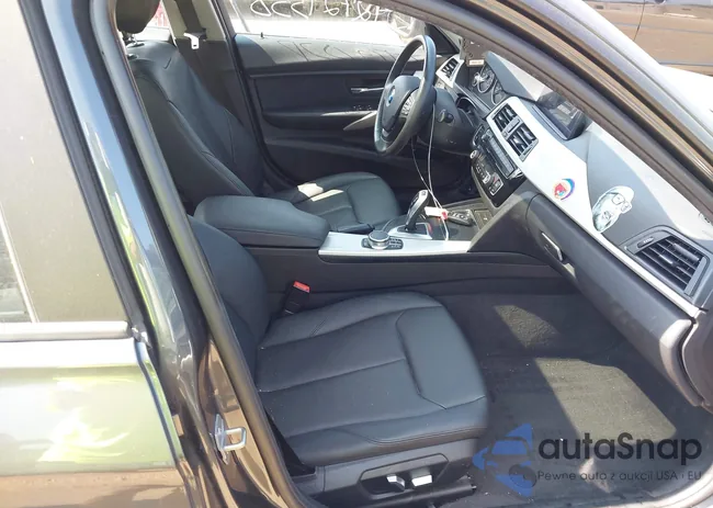 WBA8A3C51JA489431: 42890256