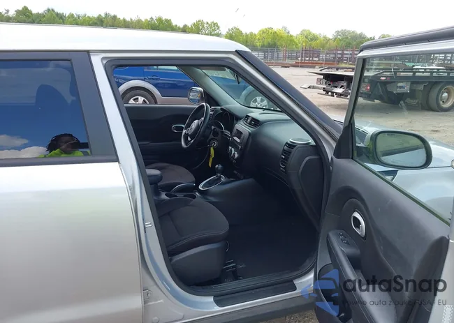 KNDJN2A2XG7854822: 42891286