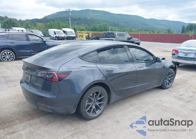 5YJ3E1EB3PF633554: 42892277