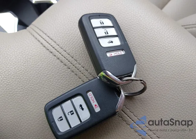 1HGCR2F87FA105912: 42891356