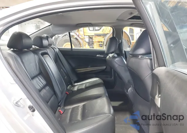 1HGCP2F83AA183635: 42891461