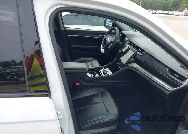 1C4RJKBG2P8842196: 42891538