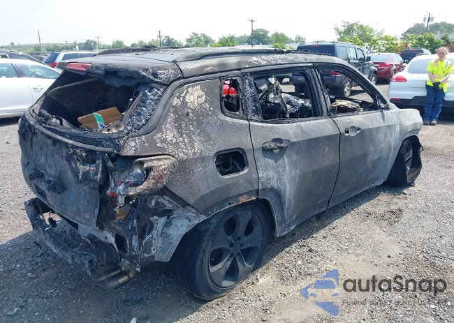 3C4NJDBB5JT453172: 42892772