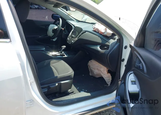 1G1ZD5ST3NF193127: 42894272