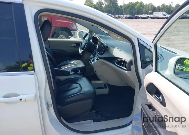 2C4RC1BG5NR128469: 42895707