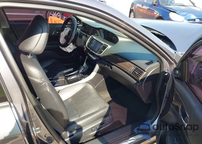 1HGCR3F8XHA024184: 42895730