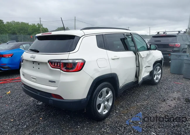 3C4NJCBB7JT228908: 42896124