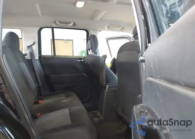 1C4NJRFB5GD758645: 42895341