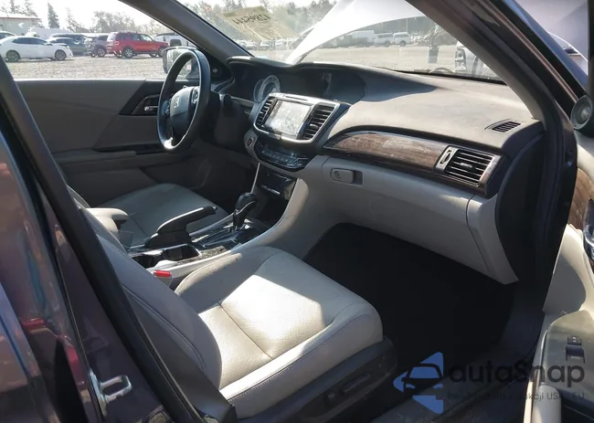 1HGCR2F88GA207236: 42895444