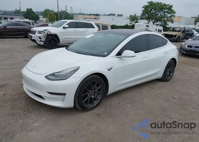 5YJ3E1EB7JF120718: 42895531