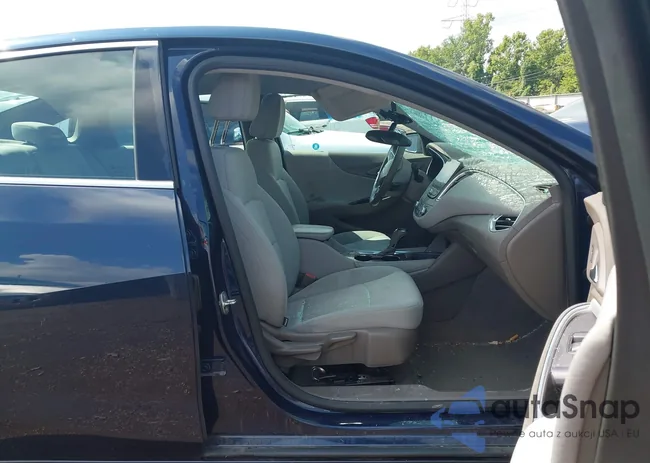 1G1ZE5ST1HF120758: 42895577