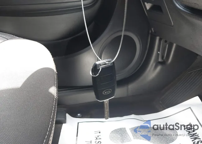 KNDJN2A24J7907439: 42896958