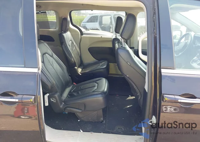 2C4RC1BG7HR832404: 42897817