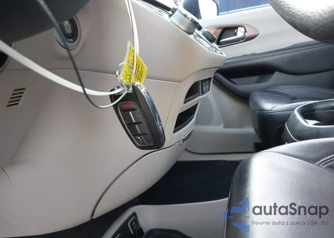 2C4RC1DG5MR520945: 42898761