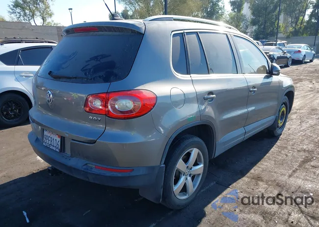 WVGAV7AX3AW515482: 42900100