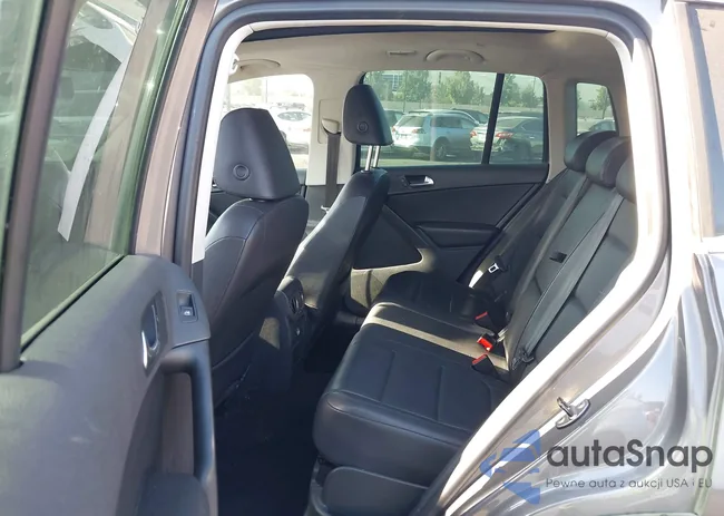 WVGAV7AX3AW515482: 42900100