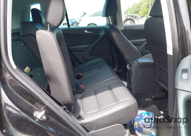 WVGBV7AX6CW548077: 42899389