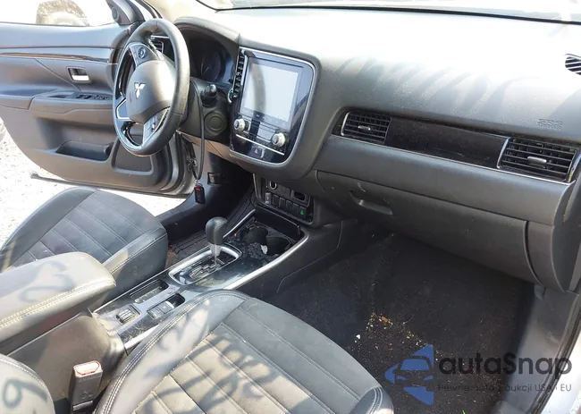 JA4AD3A38LZ010627: 42901236